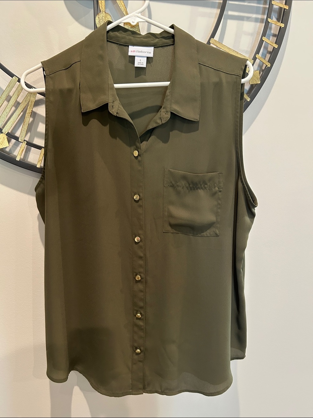 Liz Claiborne Olive Green Sleeveless Button Front Blouse